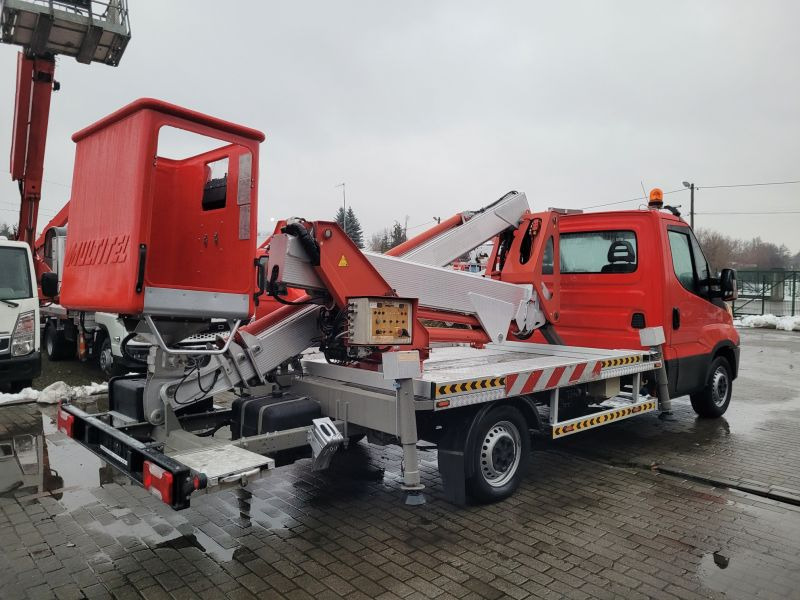 Iveco Daily 35S12 podnośnik koszowy 20 m Multitel MX200 bucket truck boom lift - Caminhão com plataforma aérea: foto 4 Iveco Daily 35S12 podnośnik koszowy 20 m Multitel MX200 bucket truck boom lift - Caminhão com plataforma aérea: foto 4