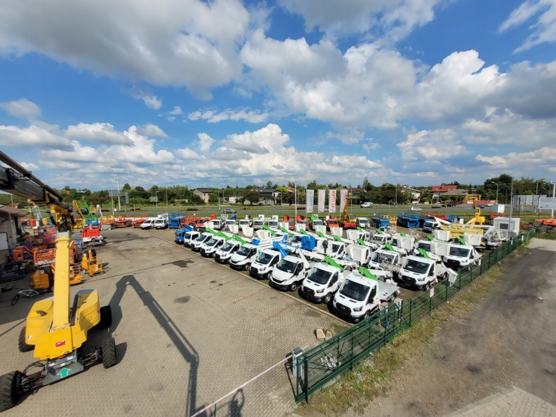 Iveco Daily 35S14 nowy podnośnik koszowy 20 m Socage ForSte 20D SPEED bucket truck boom lift - Caminhão com plataforma aérea: foto 2 Iveco Daily 35S14 nowy podnośnik koszowy 20 m Socage ForSte 20D SPEED bucket truck boom lift - Caminhão com plataforma aérea: foto 2