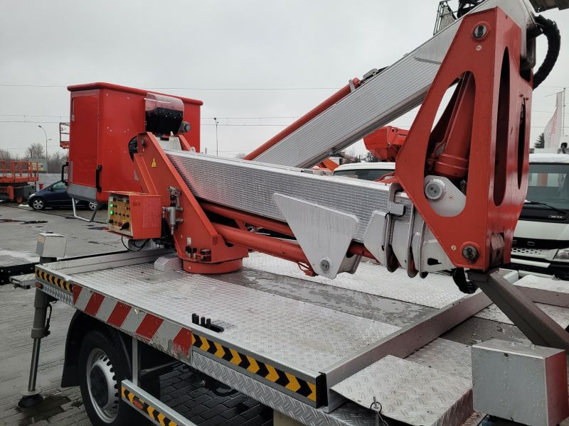 Caminhão com plataforma aérea Iveco Iveco Daily 35S11 podnośnik koszowy 20 m Multitel MX200: foto 7 Caminhão com plataforma aérea Iveco Iveco Daily 35S11 podnośnik koszowy 20 m Multitel MX200: foto 7