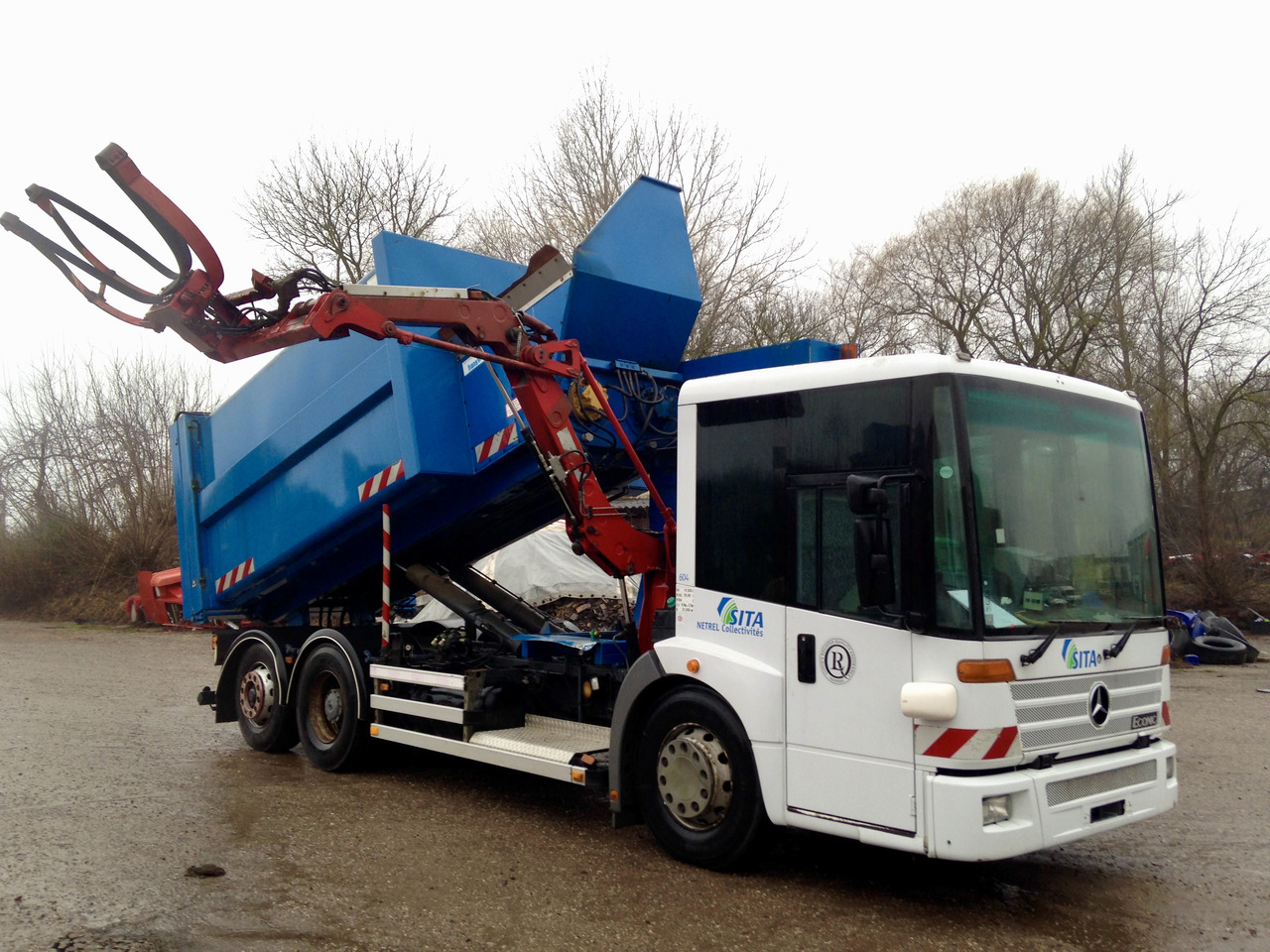MERCEDES-BENZ ECONIC - Caminhão de lixo: foto 1 MERCEDES-BENZ ECONIC - Caminhão de lixo: foto 1