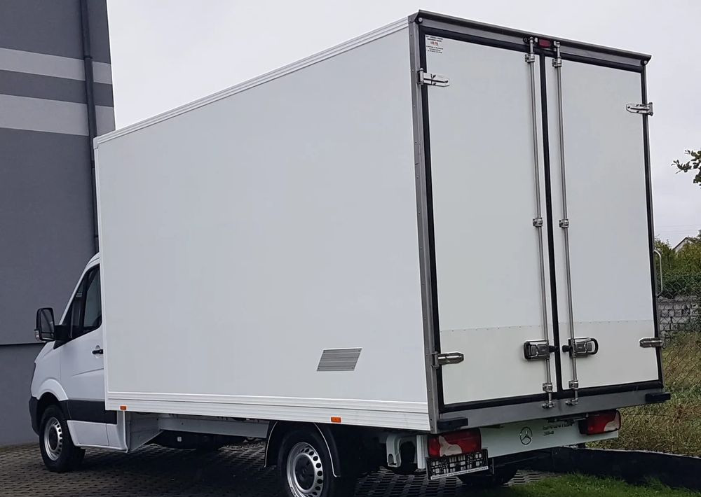 Mercedes-Benz Sprinter KONTENER 8EP 4,21x2,15x2,30 KLIMA 314 CDI MANUAL - Carrinha de contentor: foto 3 Mercedes-Benz Sprinter KONTENER 8EP 4,21x2,15x2,30 KLIMA 314 CDI MANUAL - Carrinha de contentor: foto 3