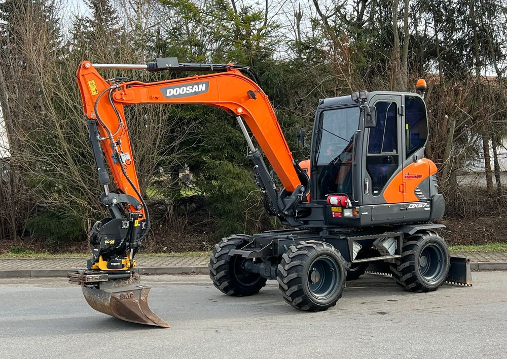 Doosan DOOSAN DX57W *ROTOTILT* 2200 Motogodzin * Jak Nowa * Sprowadzona * Stan Perfekcyjny - Escavadeira de rodas: foto 1 Doosan DOOSAN DX57W *ROTOTILT* 2200 Motogodzin * Jak Nowa * Sprowadzona * Stan Perfekcyjny - Escavadeira de rodas: foto 1