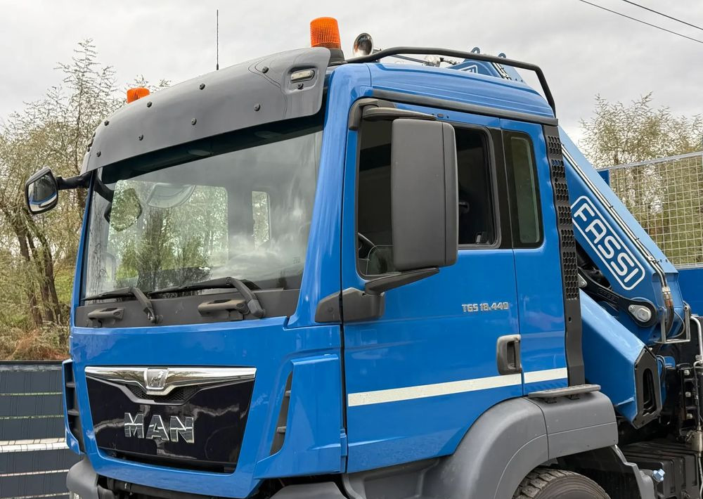MAN * MAN 18.440 TGS * 4x4 * HDS Fassi F215 * Sprowadzony * 95 000 KM ! * Stan Jak Nowy - Camião de caixa aberta/ Plataforma, Camião grua: foto 4 MAN * MAN 18.440 TGS * 4x4 * HDS Fassi F215 * Sprowadzony * 95 000 KM ! * Stan Jak Nowy - Camião de caixa aberta/ Plataforma, Camião grua: foto 4