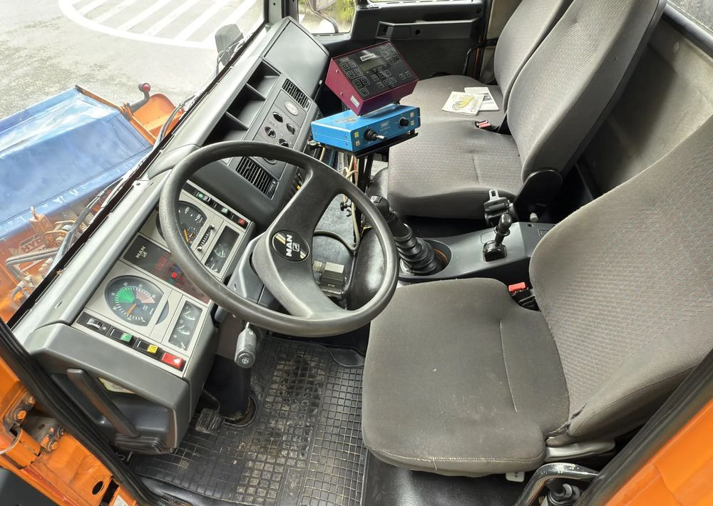 Camião basculante MAN * MAN LE 10.220 *Kiper Wywrotka * 4x4 * Pług Piaskarka * Zimowe Utrzymanie * Sprowadzony * HDS MKG *: foto 16