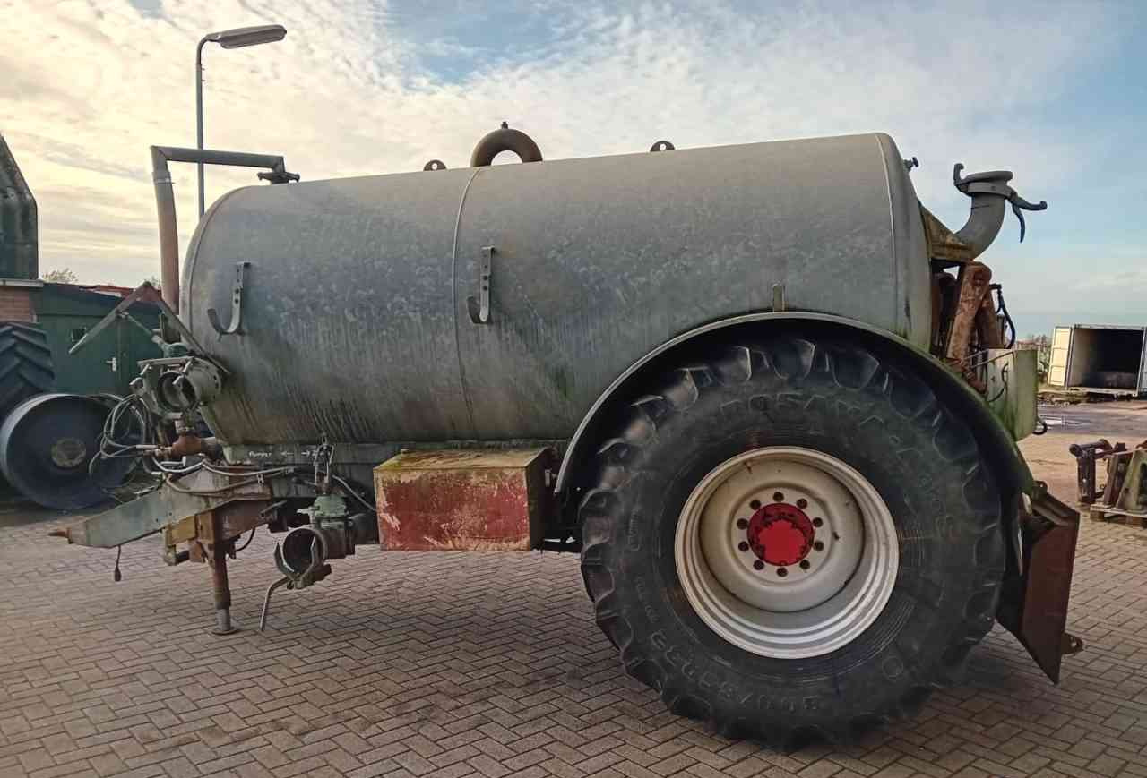 Ipsam 8000 l. mesttank wormpomp mestverwerking - Cisterna de chorume: foto 3 Ipsam 8000 l. mesttank wormpomp mestverwerking - Cisterna de chorume: foto 3