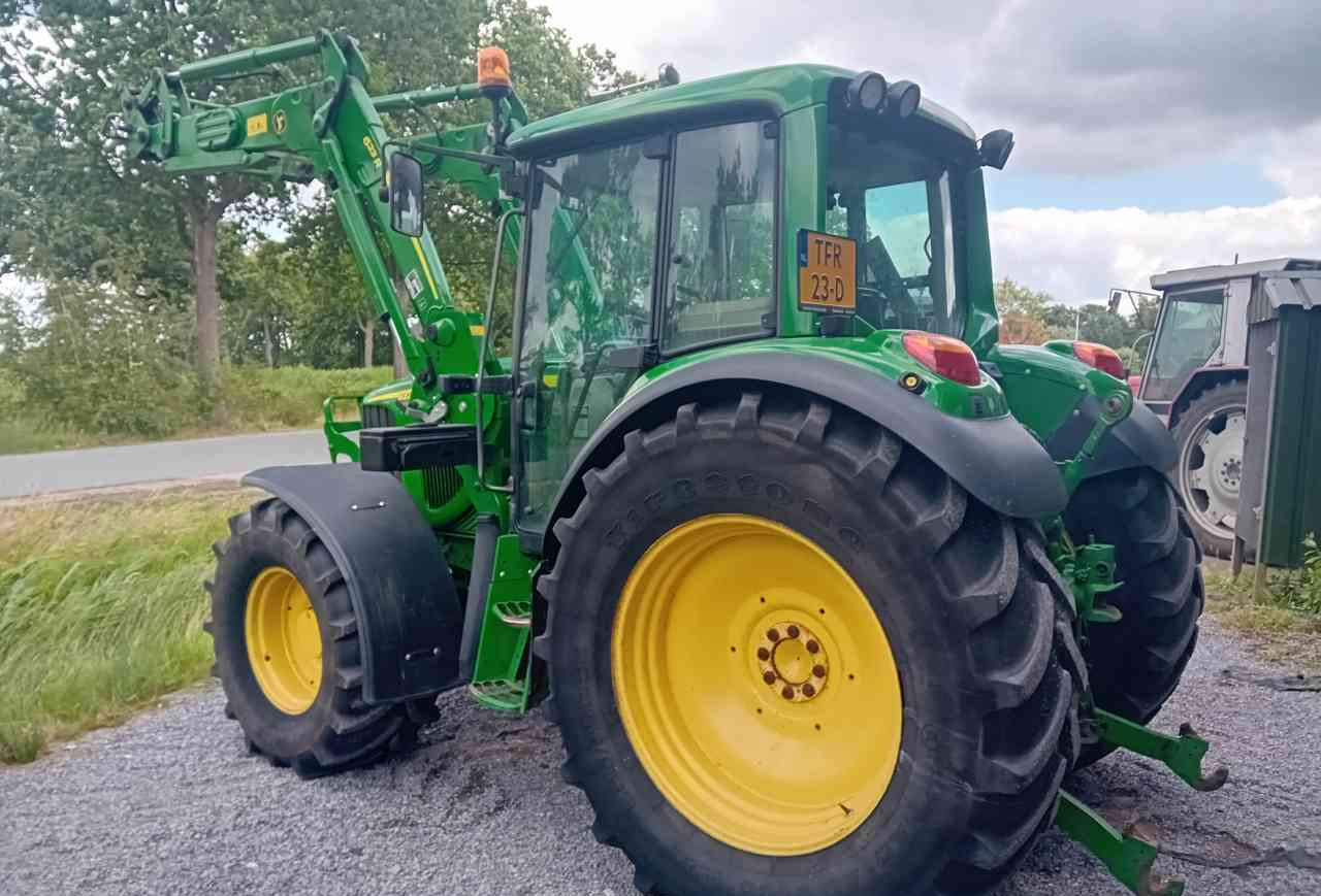 John Deere 6320 met 623R voorlader - Trator: foto 4 John Deere 6320 met 623R voorlader - Trator: foto 4
