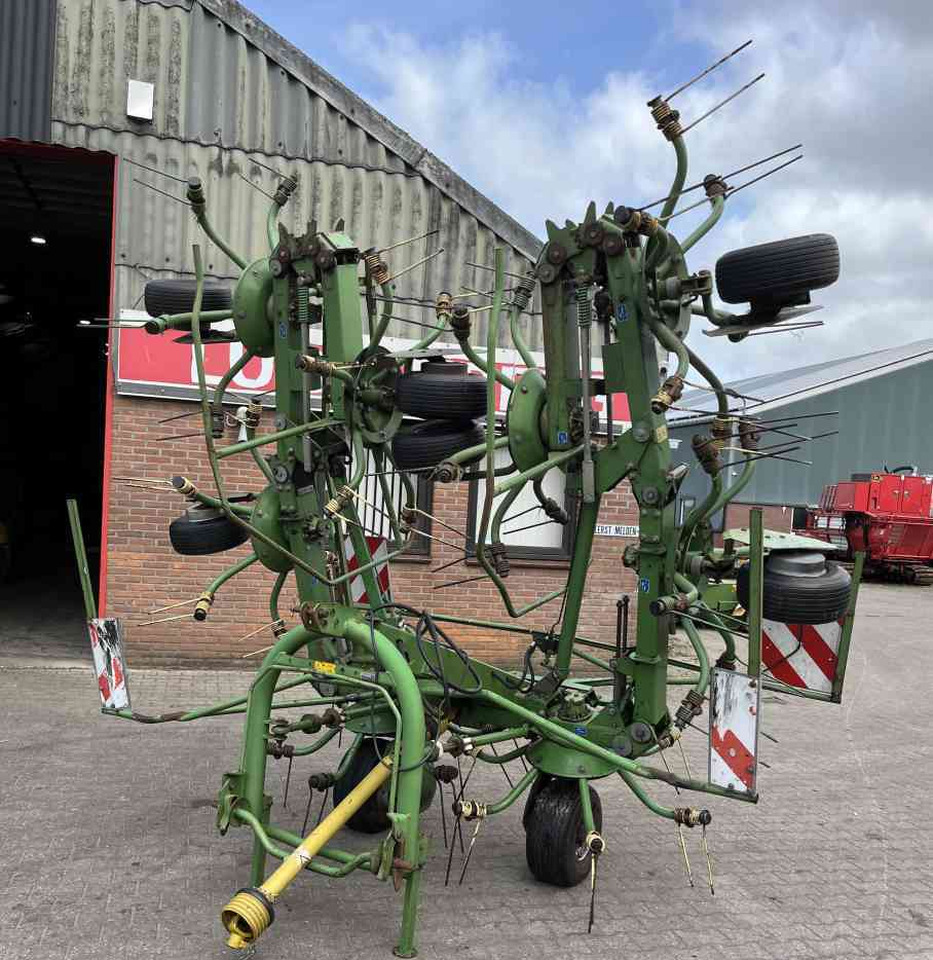 Krone KW 8.80/8 Schudder Tedder Kreiselheuer weidebouwmachines - Ancinho enleirador: foto 1 Krone KW 8.80/8 Schudder Tedder Kreiselheuer weidebouwmachines - Ancinho enleirador: foto 1