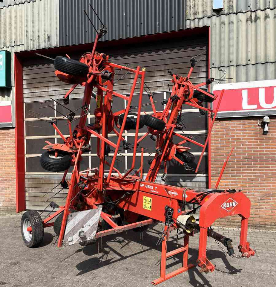Kuhn GF 8501T Tedder Schudder Kreiselheuer weidebouwmachines - Ancinho enleirador: foto 2 Kuhn GF 8501T Tedder Schudder Kreiselheuer weidebouwmachines - Ancinho enleirador: foto 2