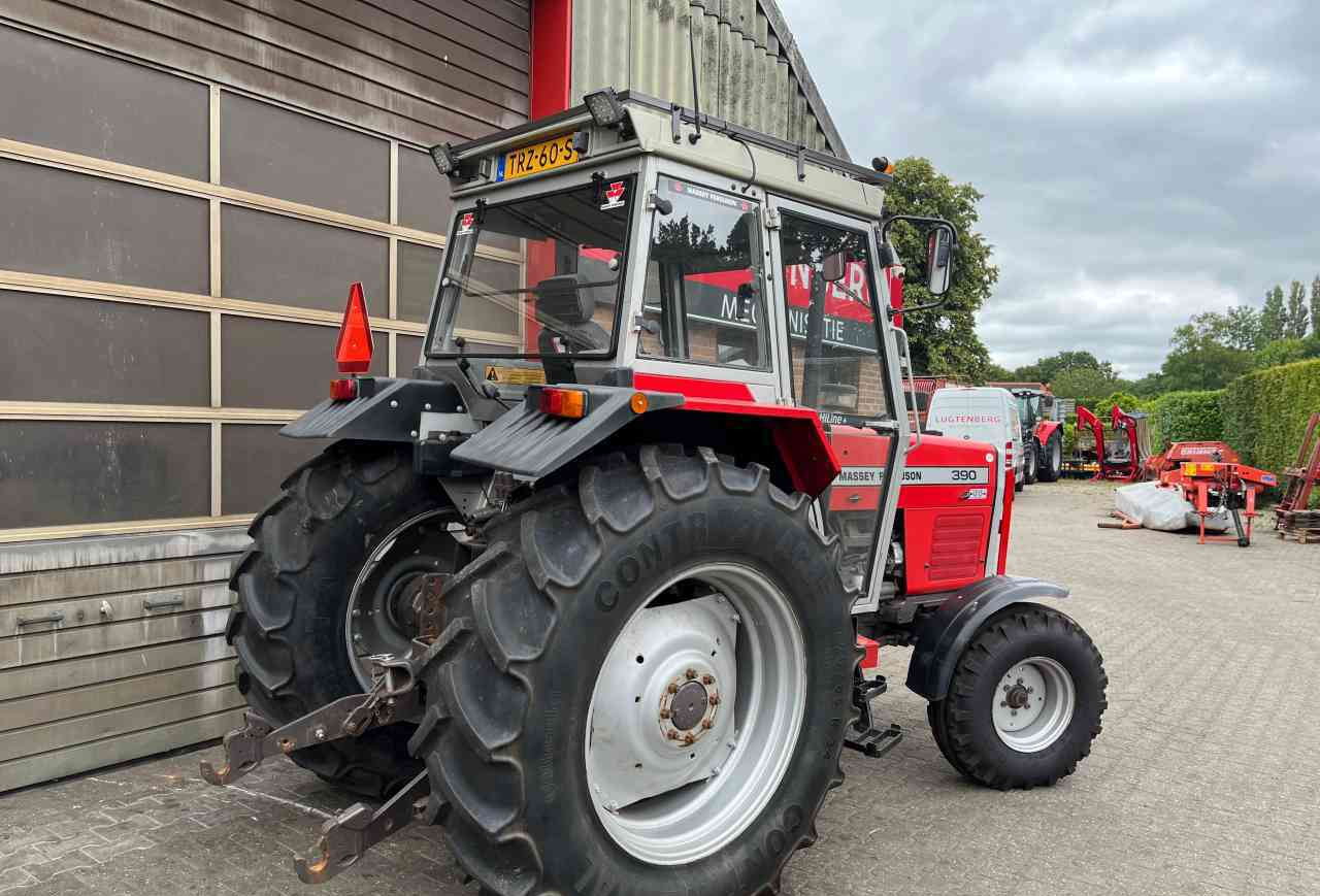 Massey Ferguson 390 2WD Tractoren - Trator: foto 4 Massey Ferguson 390 2WD Tractoren - Trator: foto 4