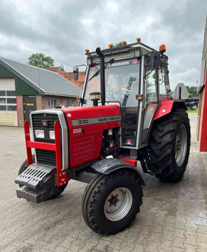 Massey Ferguson 390 2WD Tractoren - Trator: foto 3 Massey Ferguson 390 2WD Tractoren - Trator: foto 3