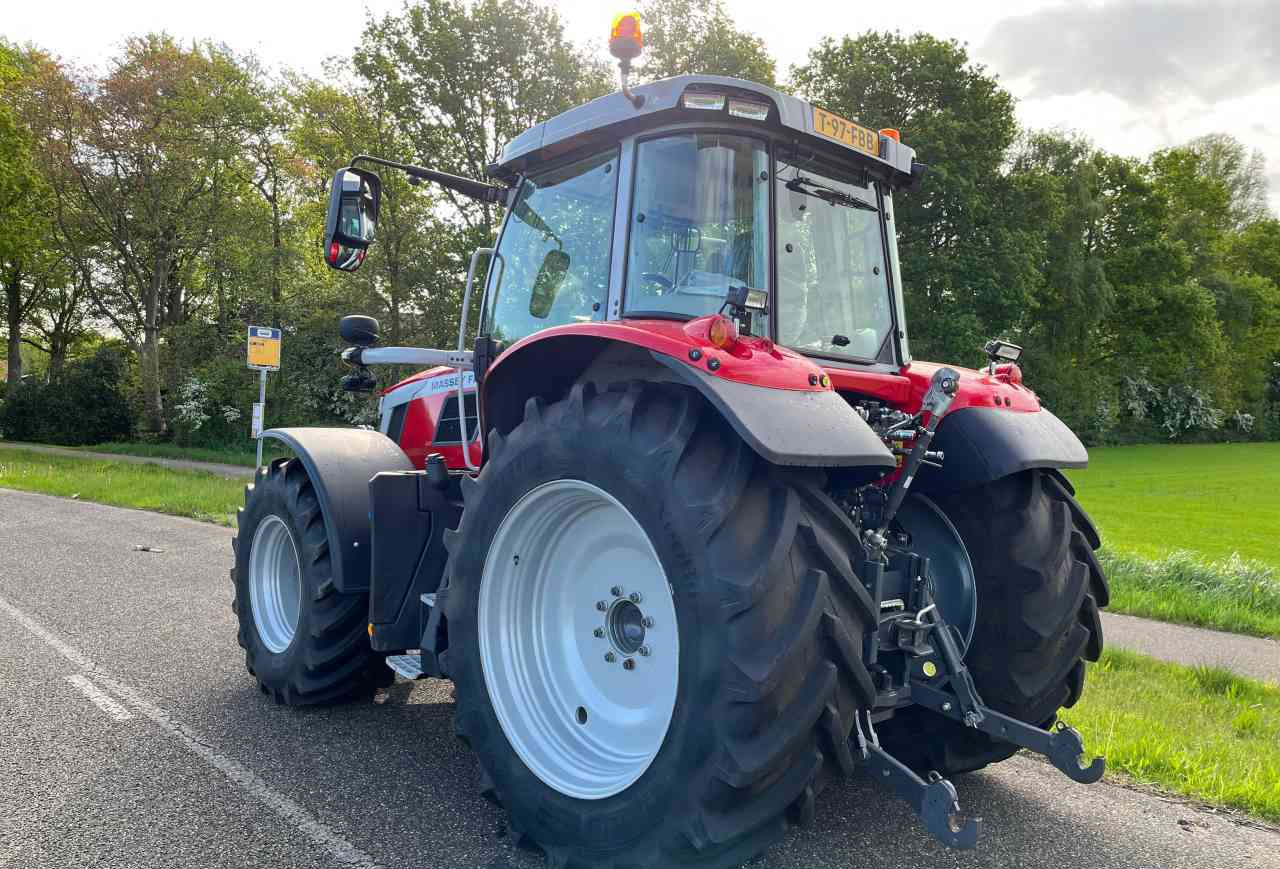 Massey Ferguson 6S.165 Dyna-6 Efficient - Trator: foto 4 Massey Ferguson 6S.165 Dyna-6 Efficient - Trator: foto 4