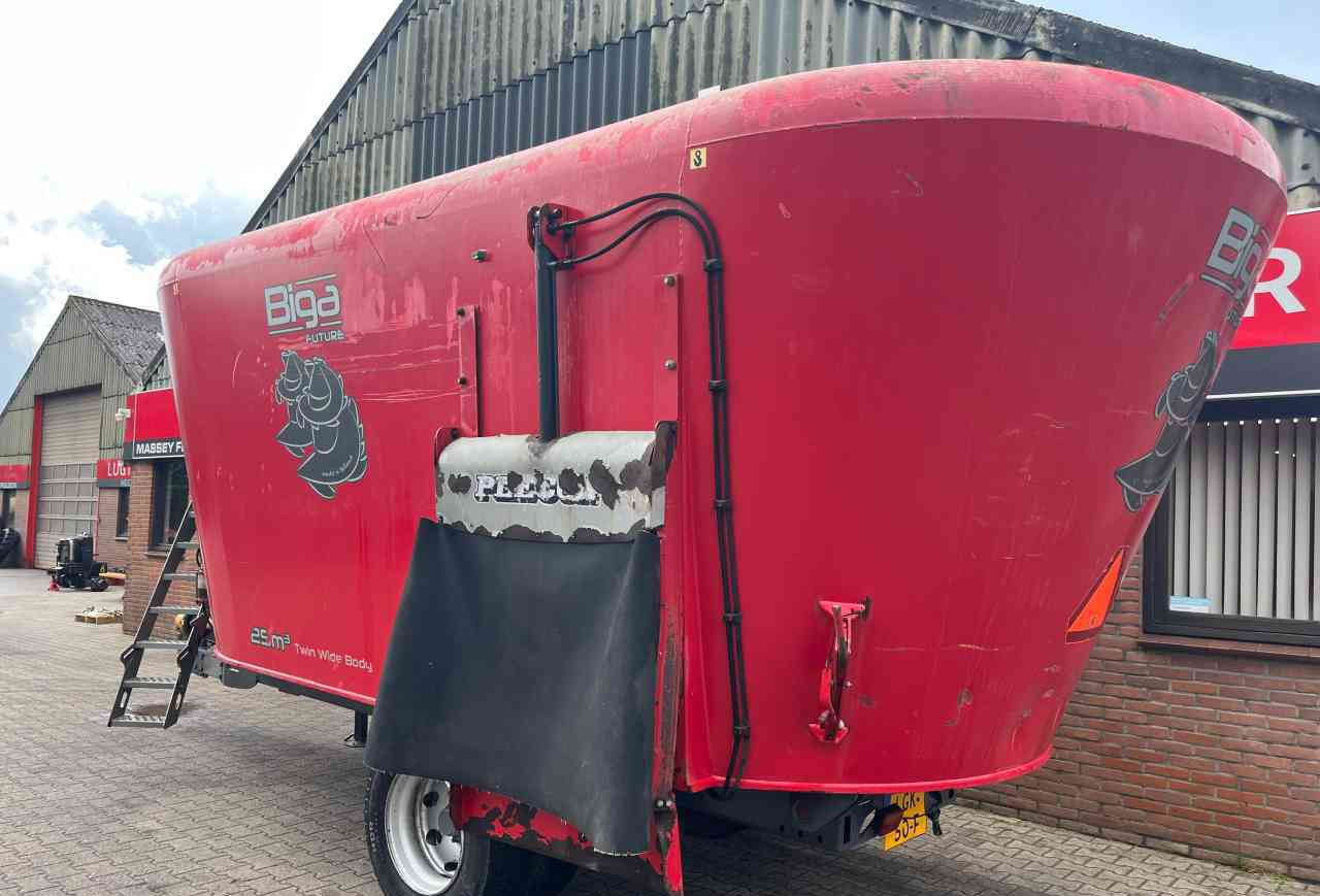 Peecon VME 250 Voermengwagen voermachines - Misturadora Alimentadora: foto 5 Peecon VME 250 Voermengwagen voermachines - Misturadora Alimentadora: foto 5