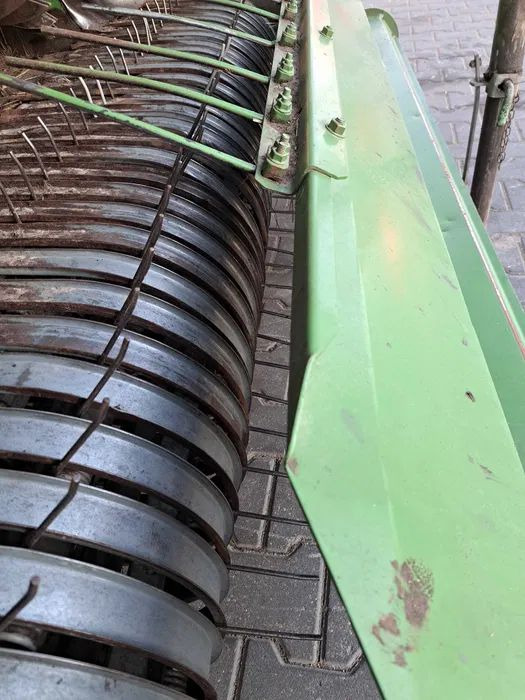 Krone 1250 Round Pack - Enfardadeira de fardos redondos: foto 3 Krone 1250 Round Pack - Enfardadeira de fardos redondos: foto 3