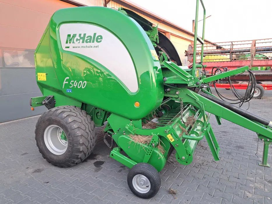 Mchale 5400C - Enfardadeira de fardos redondos: foto 1 Mchale 5400C - Enfardadeira de fardos redondos: foto 1