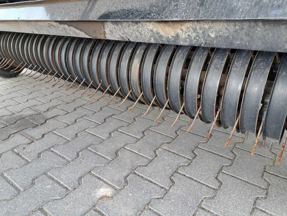 New Holland roll-belt 150 cropcutter - Enfardadeira de fardos redondos: foto 4 New Holland roll-belt 150 cropcutter - Enfardadeira de fardos redondos: foto 4