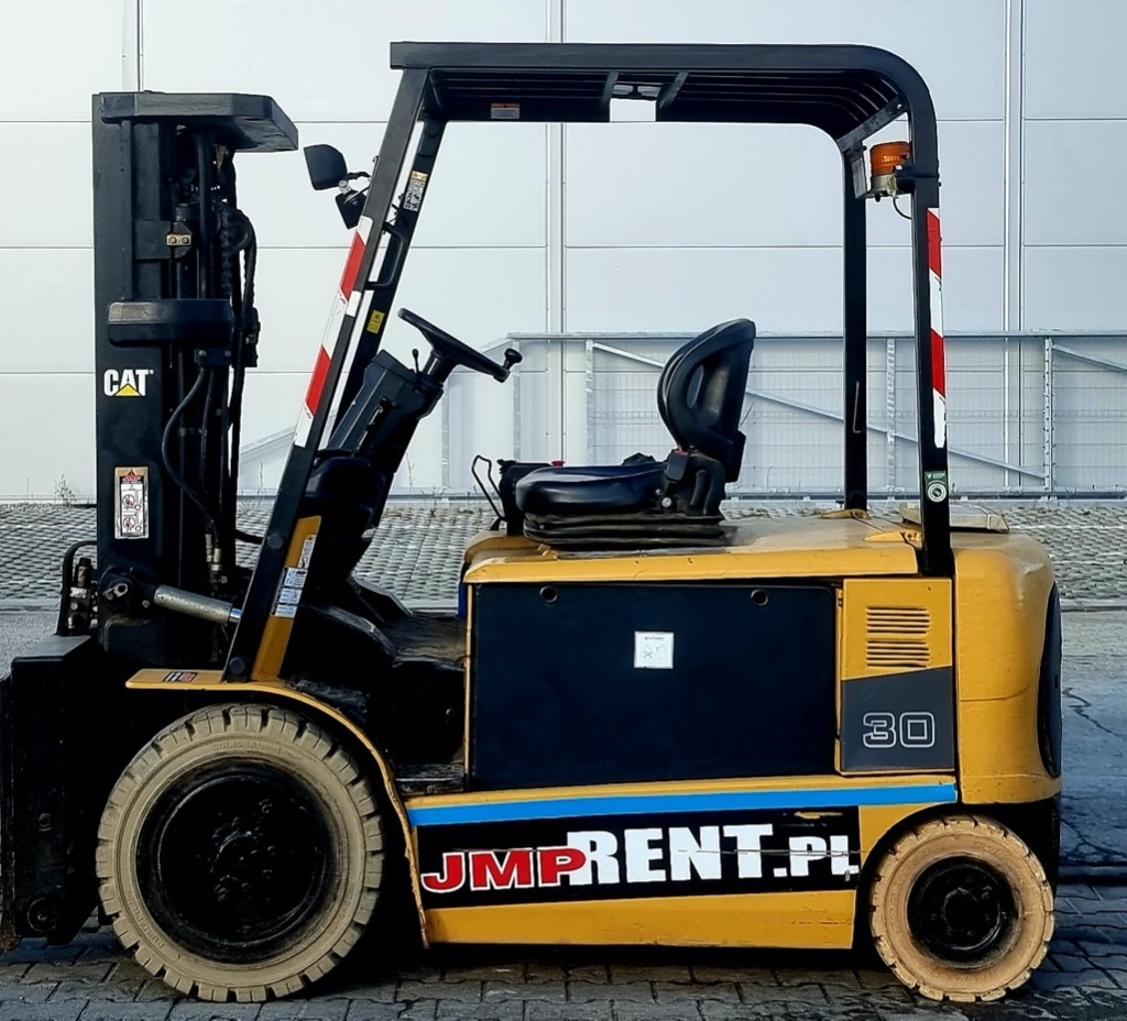 CAT EP 30 K PAC BATTERY YOM2021  - Empilhador elétrico: foto 1 CAT EP 30 K PAC BATTERY YOM2021  - Empilhador elétrico: foto 1