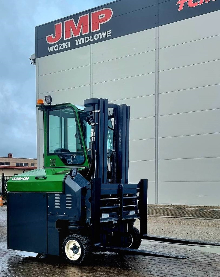 Combilift CBE 2500 - Empilhador de 4 vias: foto 1 Combilift CBE 2500 - Empilhador de 4 vias: foto 1