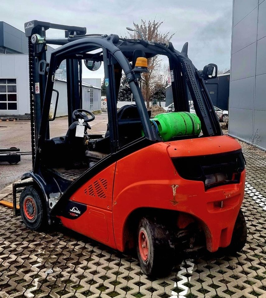 Linde H 25 T - 02 - Empilhador a gás: foto 1 Linde H 25 T - 02 - Empilhador a gás: foto 1
