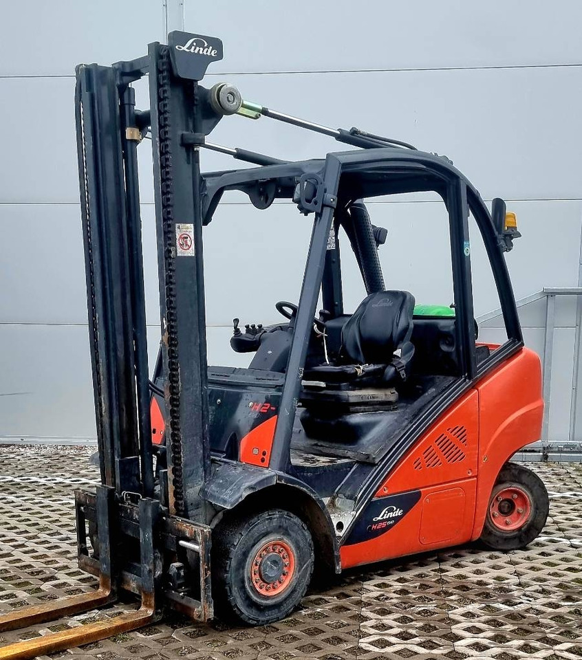 Linde H 25 T - 02 - Empilhador a gás: foto 3 Linde H 25 T - 02 - Empilhador a gás: foto 3