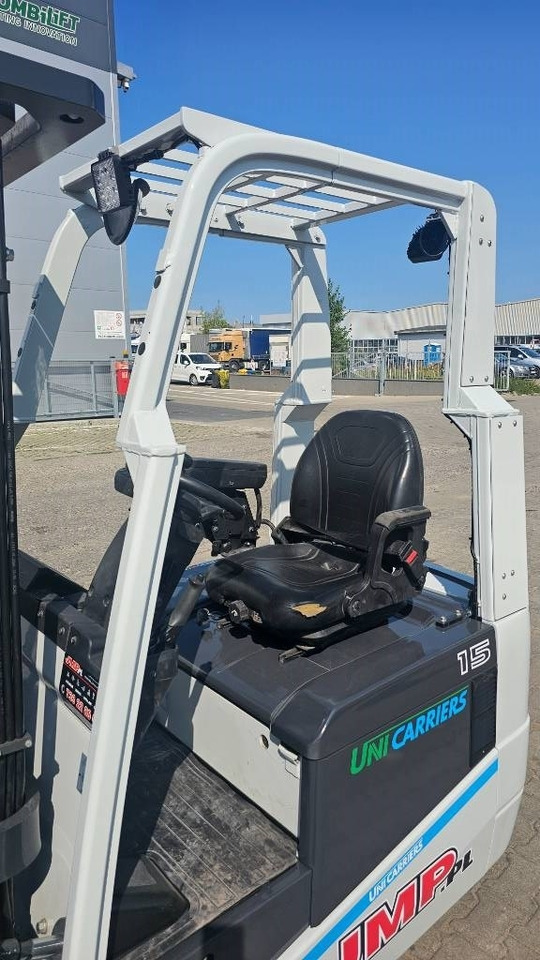 UniCarriers A1N1L15Q DRIVE-IN CAB - Empilhador elétrico: foto 4 UniCarriers A1N1L15Q DRIVE-IN CAB - Empilhador elétrico: foto 4