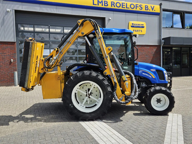 New Holland Boomer 3050 met Bos Maaiarm - Mini trator: foto 3 New Holland Boomer 3050 met Bos Maaiarm - Mini trator: foto 3