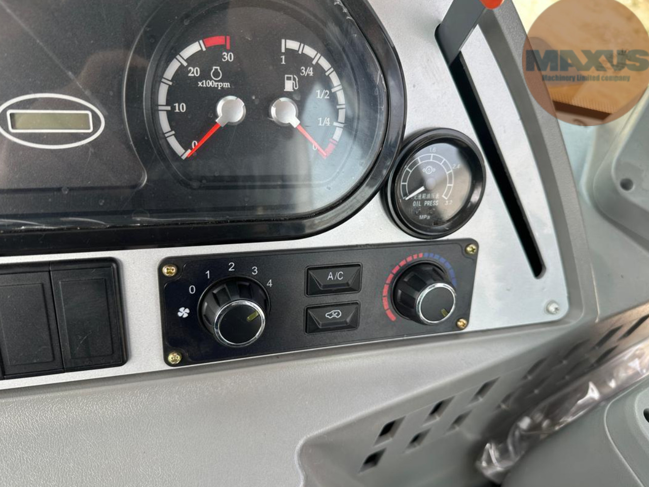 Retroescavadeira novo Maxus Baggerlader 4cx / Buldoexcavator 4cx / Екскаватор-навантажувач 4cx / 4cx kotró-rakodógép / Koparko-ładowarka 4cx / Backhoe Loader 4CX: foto 6