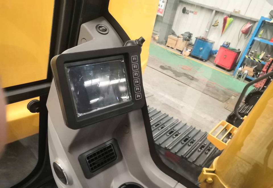 NEW MAXUS 13 Ton Crawler Excavator Warranty up to 10 YEARS НОВА Копарка гусенична MAXUS 13 тонн Гарантія до 10 РОКІВ NOWA Koparka gąsienicowa MAXUS 13 ton Gwarancja do 10 LAT - Escavadora de rastos: foto 4 NEW MAXUS 13 Ton Crawler Excavator Warranty up to 10 YEARS НОВА Копарка гусенична MAXUS 13 тонн Гарантія до 10 РОКІВ NOWA Koparka gąsienicowa MAXUS 13 ton Gwarancja do 10 LAT - Escavadora de rastos: foto 4