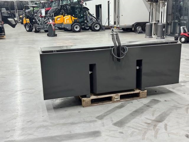 Fendt Frontkist, opbergbox - Peça de reposição para Máquina agrícola: foto 1 Fendt Frontkist, opbergbox - Peça de reposição para Máquina agrícola: foto 1