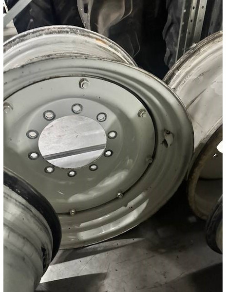 Valtra 15x30 velgen, rims - Jantes e pneus para Máquina agrícola: foto 4 Valtra 15x30 velgen, rims - Jantes e pneus para Máquina agrícola: foto 4