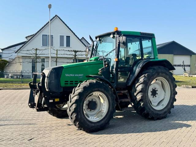 Valtra 6650 Hitech, FH+PTO, 8265 uur! - Trator: foto 1 Valtra 6650 Hitech, FH+PTO, 8265 uur! - Trator: foto 1