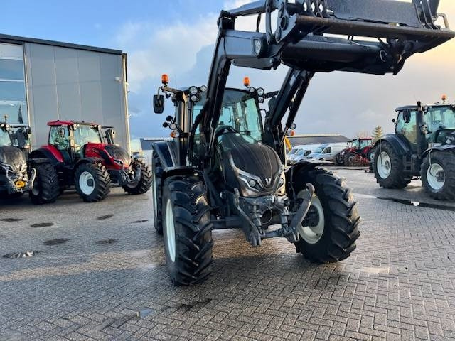 Valtra G115 hitech, 1625 uur, G4 voorlader! - Trator: foto 4 Valtra G115 hitech, 1625 uur, G4 voorlader! - Trator: foto 4