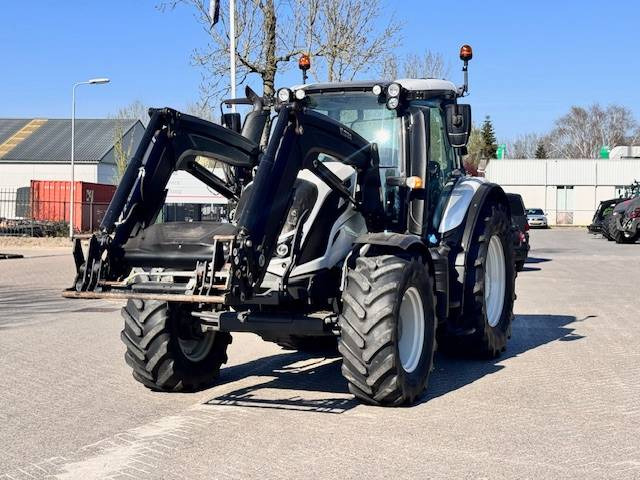 Valtra N104 Hitech5 met voorlader 4700 uur! - Trator: foto 5 Valtra N104 Hitech5 met voorlader 4700 uur! - Trator: foto 5