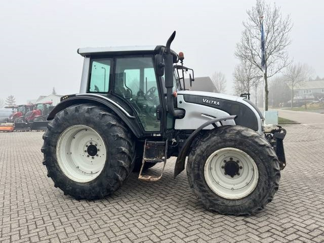 Valtra N141 hitech, Fronthef, Frontpto - Trator: foto 4 Valtra N141 hitech, Fronthef, Frontpto - Trator: foto 4