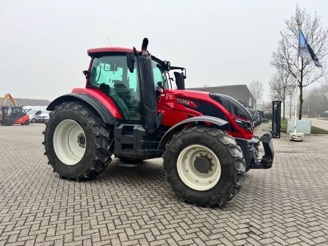 Valtra T144 Hitech - Trator: foto 3 Valtra T144 Hitech - Trator: foto 3