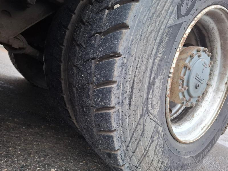 Locação financeira de DAF 85 .410 DAF 85 .410: foto 27 Locação financeira de DAF 85 .410 DAF 85 .410: foto 27