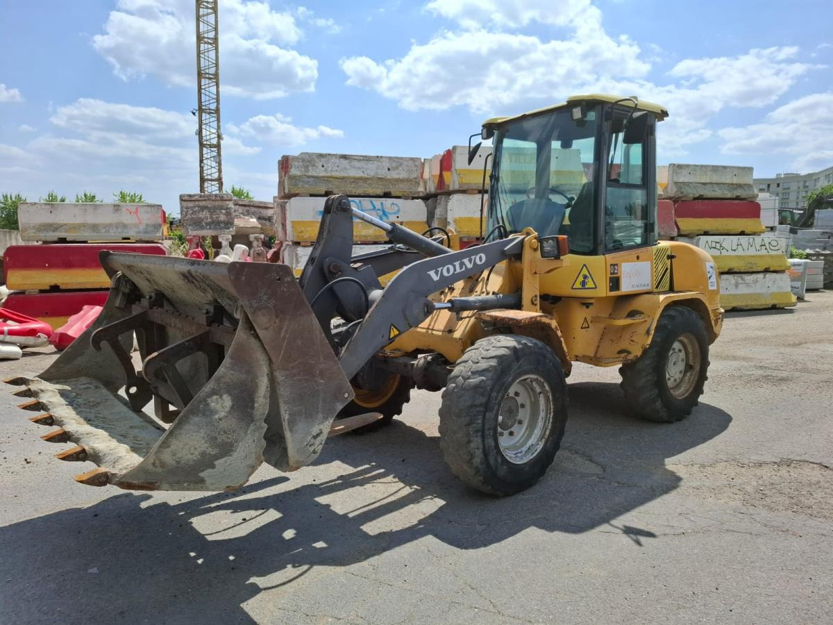 Volvo L 30 - Pá carregadora de rodas: foto 1 Volvo L 30 - Pá carregadora de rodas: foto 1
