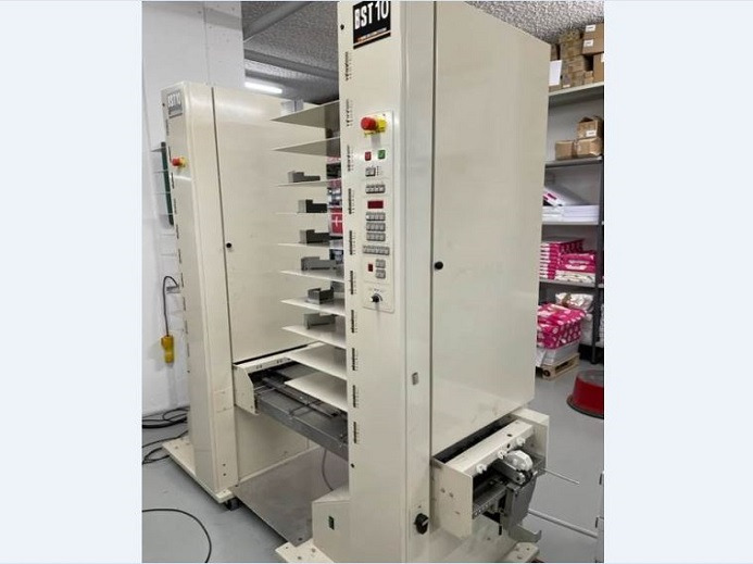 Máquina de impressão ZUSAMMENTRAGMASCHINE BOURG: 2xTÜRME BST10 & BDF: foto 1