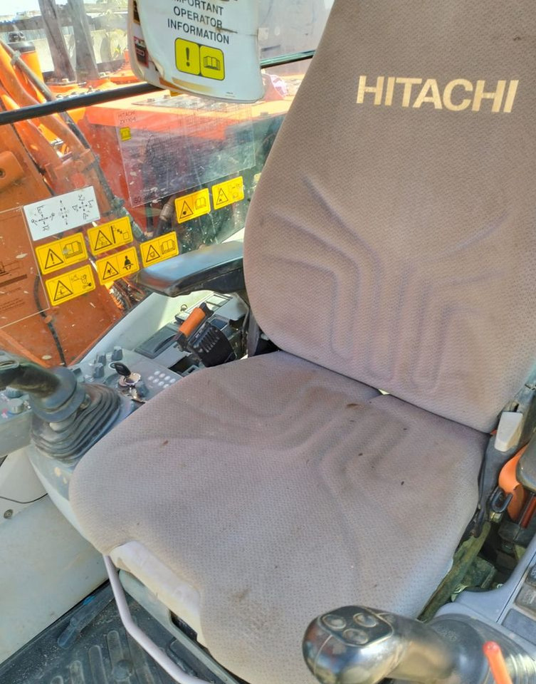 Hitachi ZX130 LCN-6 - Escavadora de rastos: foto 5 Hitachi ZX130 LCN-6 - Escavadora de rastos: foto 5