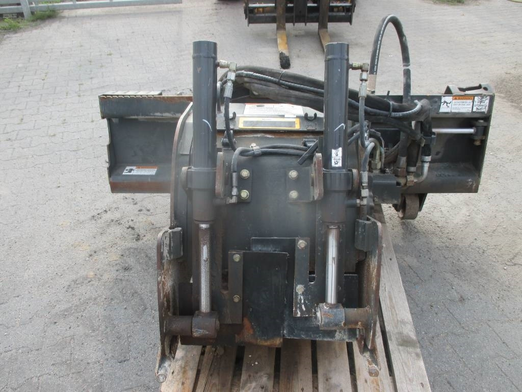 Bobcat 18 PLA - Escrêiper: foto 5 Bobcat 18 PLA - Escrêiper: foto 5