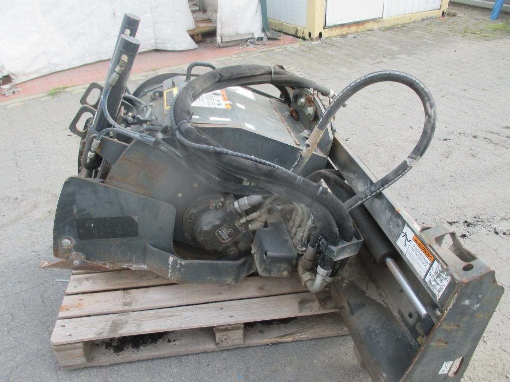 Bobcat 18 PLA - Escrêiper: foto 3 Bobcat 18 PLA - Escrêiper: foto 3