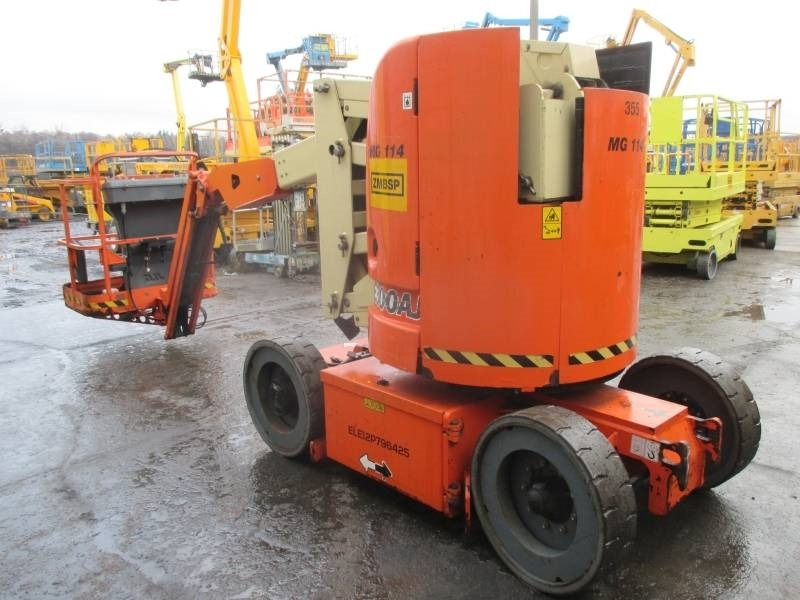 JLG E 300 AJ - Plataforma articulada: foto 2 JLG E 300 AJ - Plataforma articulada: foto 2