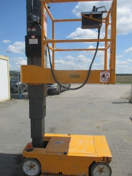 SkyJack SJ 12 - Plataforma de mastro vertical: foto 4 SkyJack SJ 12 - Plataforma de mastro vertical: foto 4