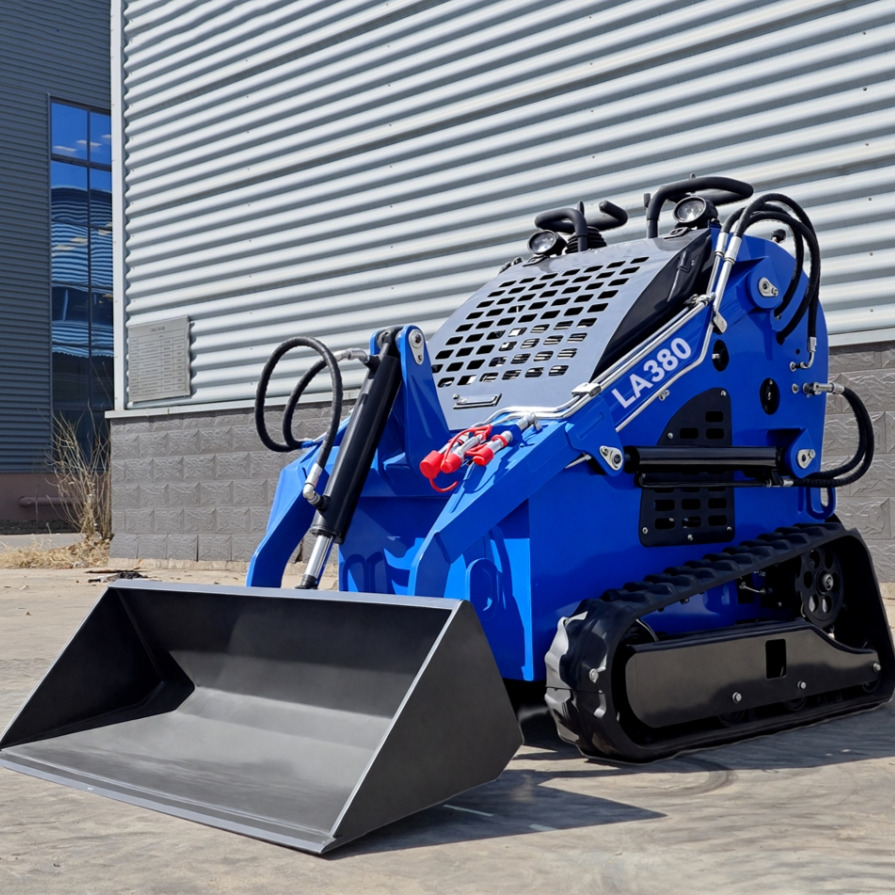 LEZUM LA380 Mini Skid Steer Loader Compact Track Diesel Cheap Mini Skid Steer Loader For Sale With Mini Skid Steer Attachments 4 In 1 Bucket - Mini pá carregadora: foto 1 LEZUM LA380 Mini Skid Steer Loader Compact Track Diesel Cheap Mini Skid Steer Loader For Sale With Mini Skid Steer Attachments 4 In 1 Bucket - Mini pá carregadora: foto 1