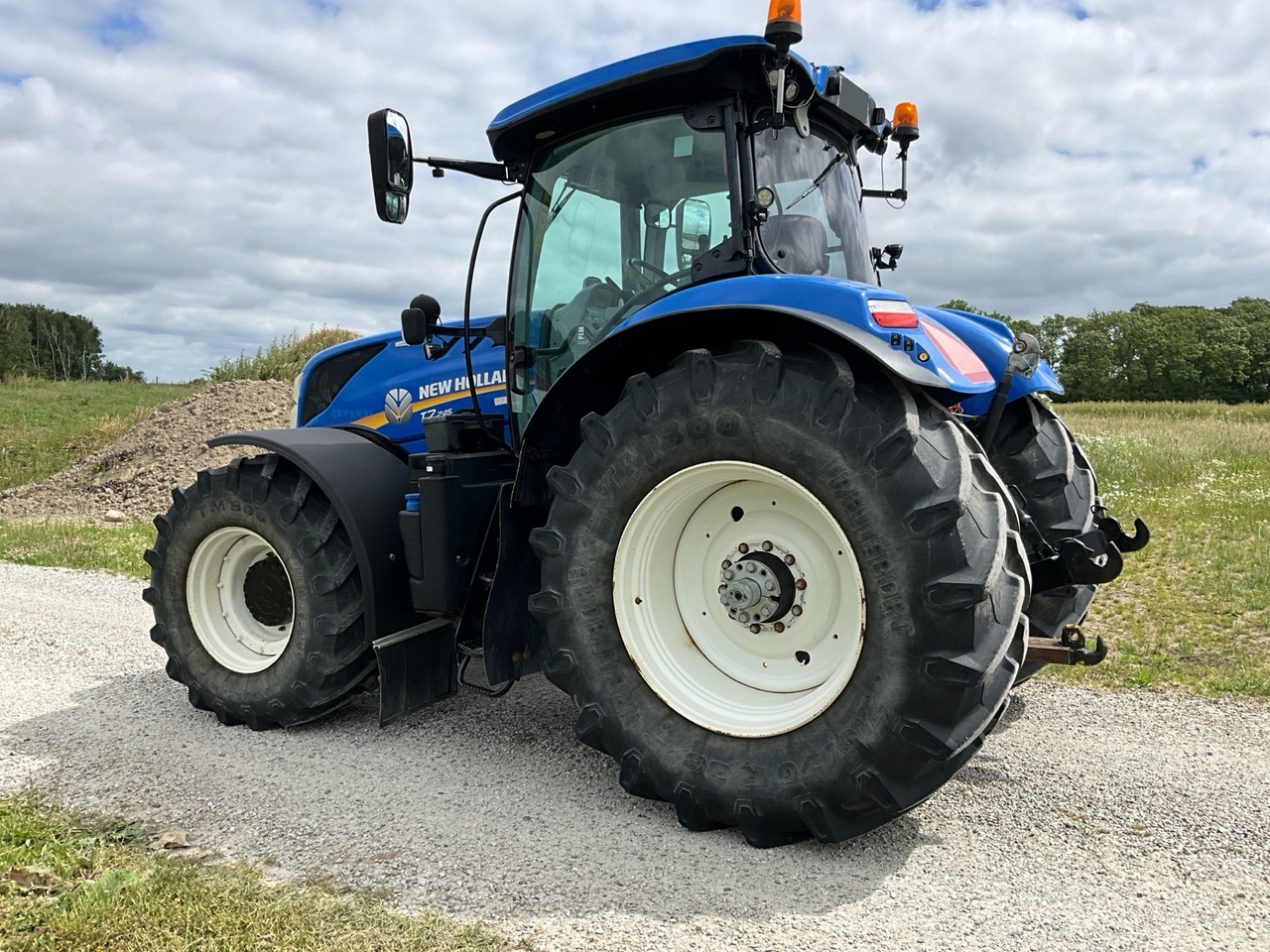 NEW HOLLAND T7 245 - Trator: foto 2 NEW HOLLAND T7 245 - Trator: foto 2