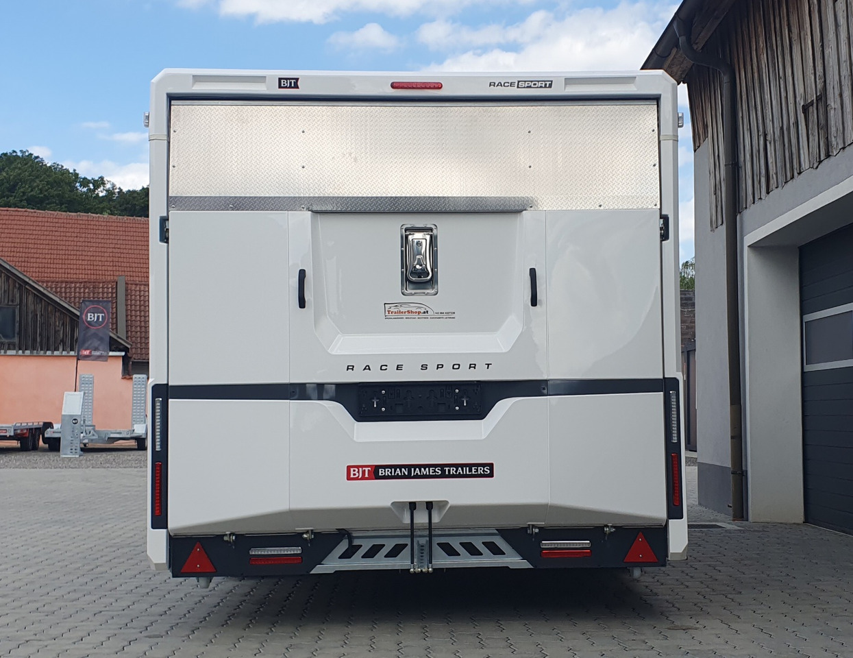 BRIAN JAMES TRAILERS NEW Race Sport - Reboque transporte de veículos: foto 3 BRIAN JAMES TRAILERS NEW Race Sport - Reboque transporte de veículos: foto 3