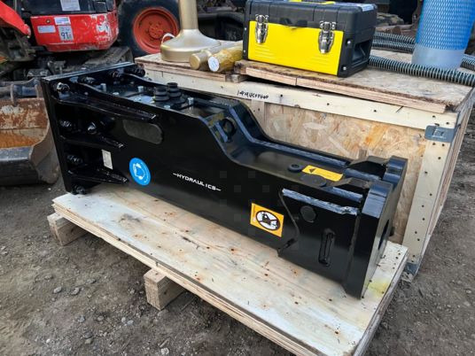 BRH pour pelle de 18T à 26T - Martelo hidráulico: foto 3 BRH pour pelle de 18T à 26T - Martelo hidráulico: foto 3