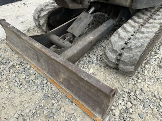 Mini escavadeira Bobcat E26 à 16900 € HT: foto 10