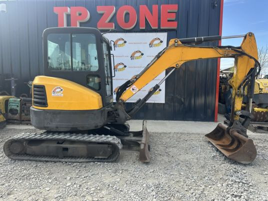Bobcat E35 Cabine à 20500 € HT - Mini escavadeira: foto 1 Bobcat E35 Cabine à 20500 € HT - Mini escavadeira: foto 1