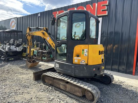 Bobcat E35 Cabine à 23 500 € HT - Mini escavadeira: foto 4 Bobcat E35 Cabine à 23 500 € HT - Mini escavadeira: foto 4