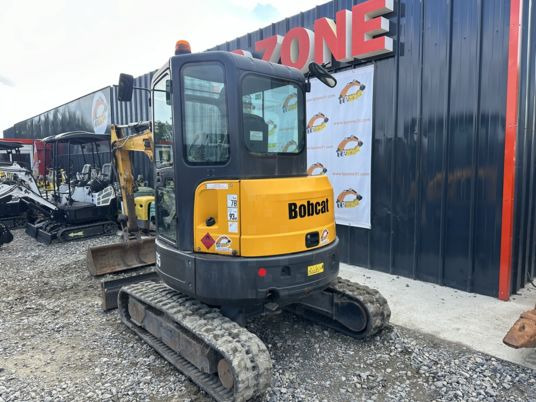 Bobcat E35 Cabine à 23900 € HT - Mini escavadeira: foto 4 Bobcat E35 Cabine à 23900 € HT - Mini escavadeira: foto 4